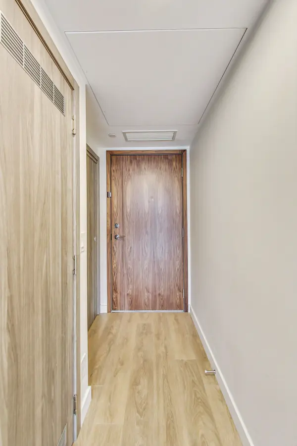 38 Widmer ST E #1703, Toronto C01, ON M5V 0P7