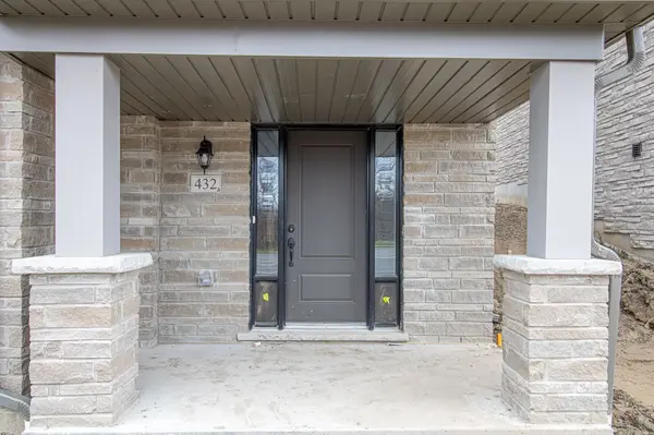 432 Salem RD, Ajax, ON L1S 7S9