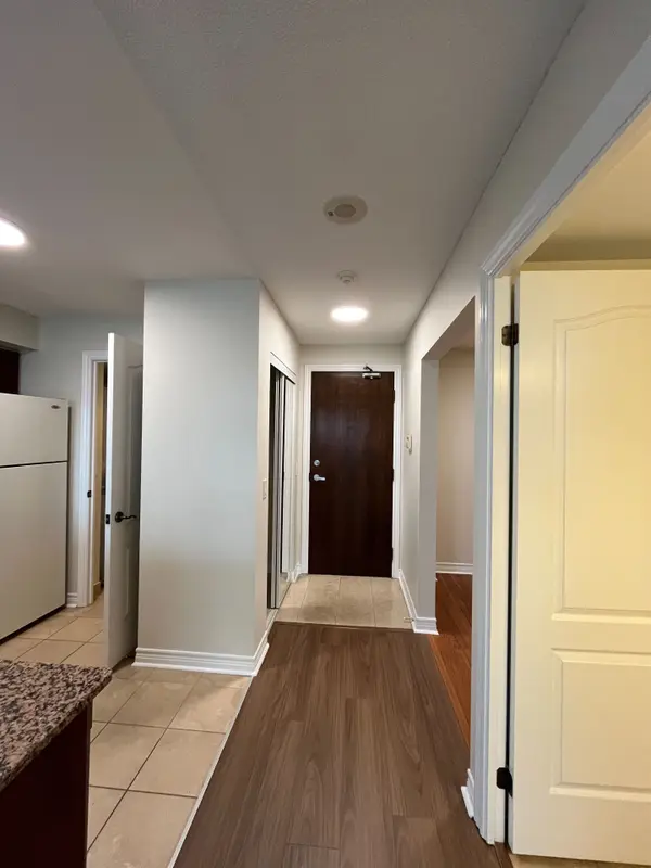 15 North Park RD #503, Vaughan, ON L4J 0A1