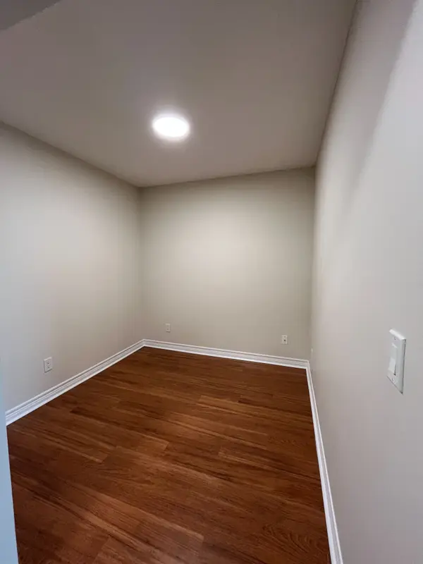 15 North Park RD #503, Vaughan, ON L4J 0A1