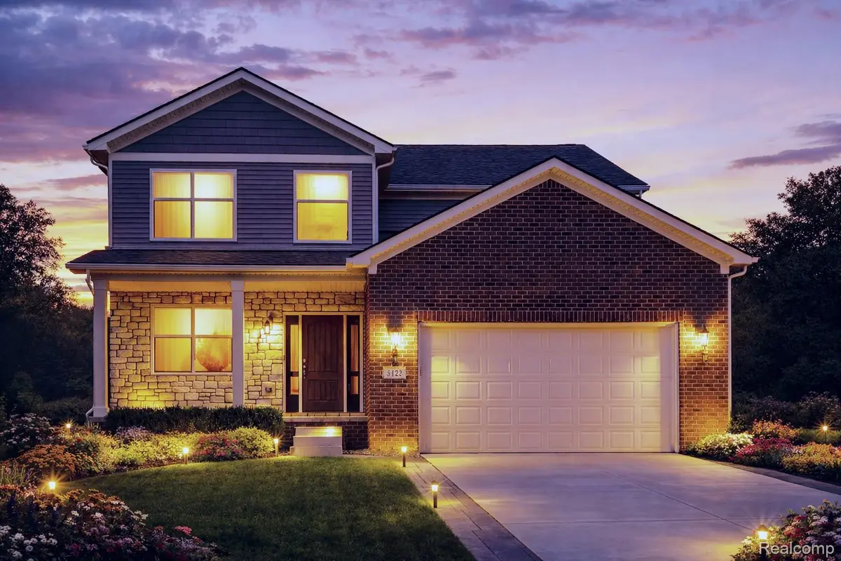 34607 John Bartley CIR, Sterling Heights, MI 48310