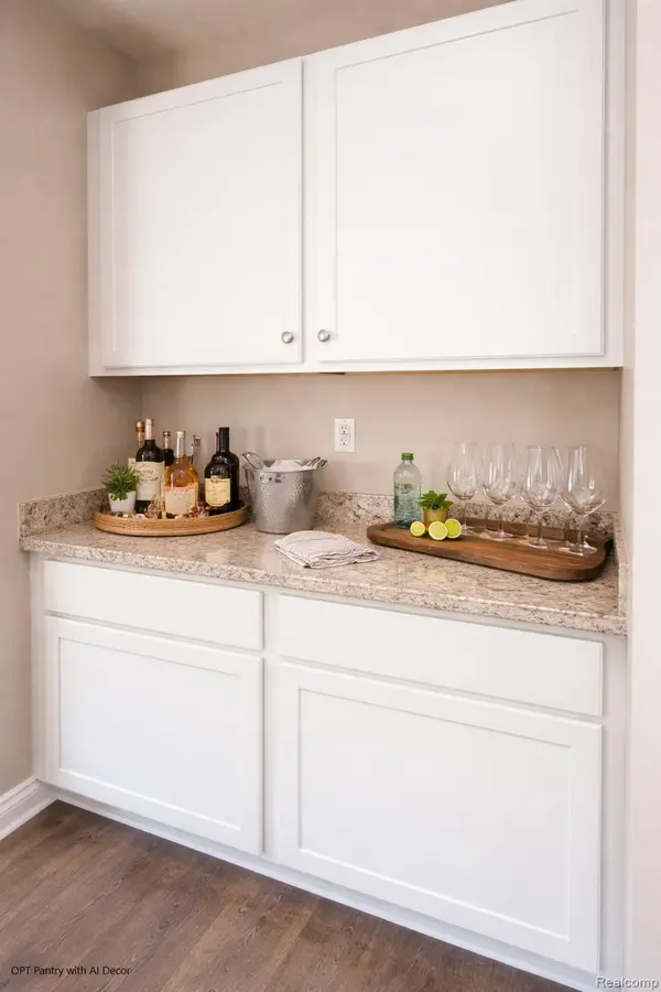 34607 John Bartley CIR, Sterling Heights, MI 48310