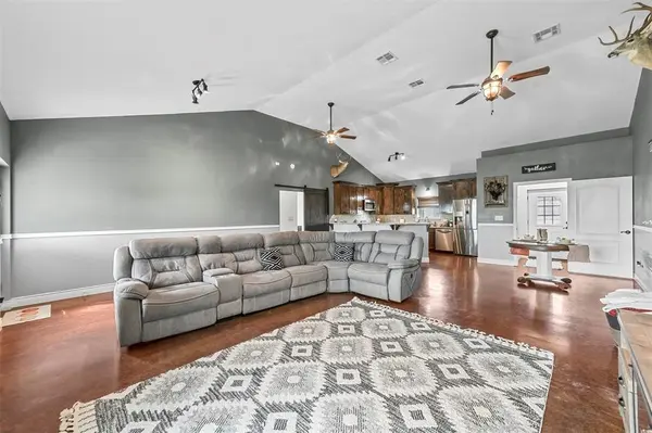 125 Odel Drive, Weatherford, TX 76085