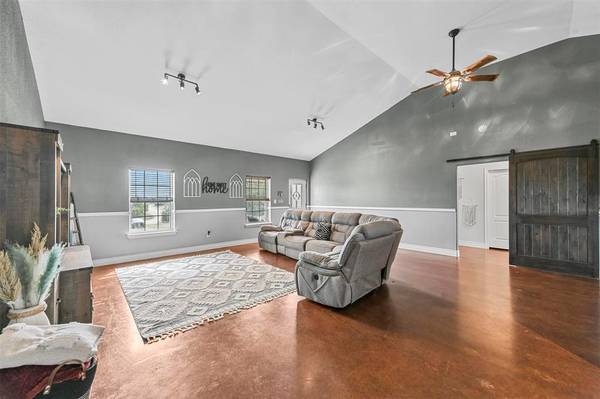 125 Odel Drive, Weatherford, TX 76085