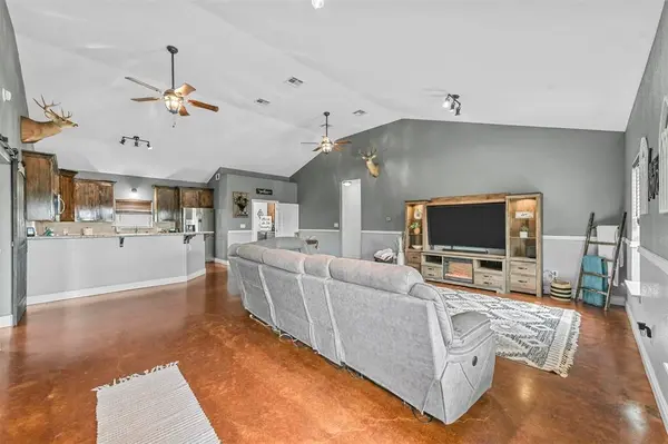 125 Odel Drive, Weatherford, TX 76085