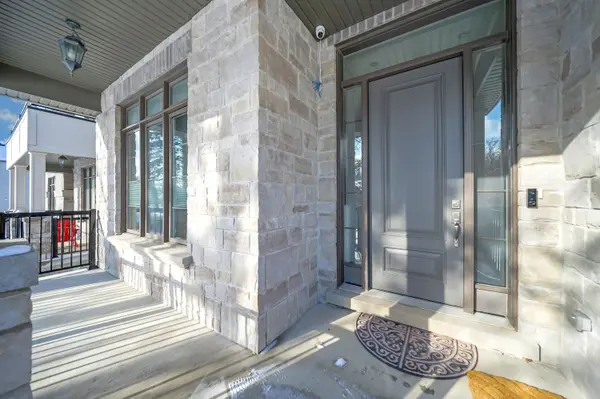 10 Stancroft DR, Richmond Hill, ON L4C 4N1