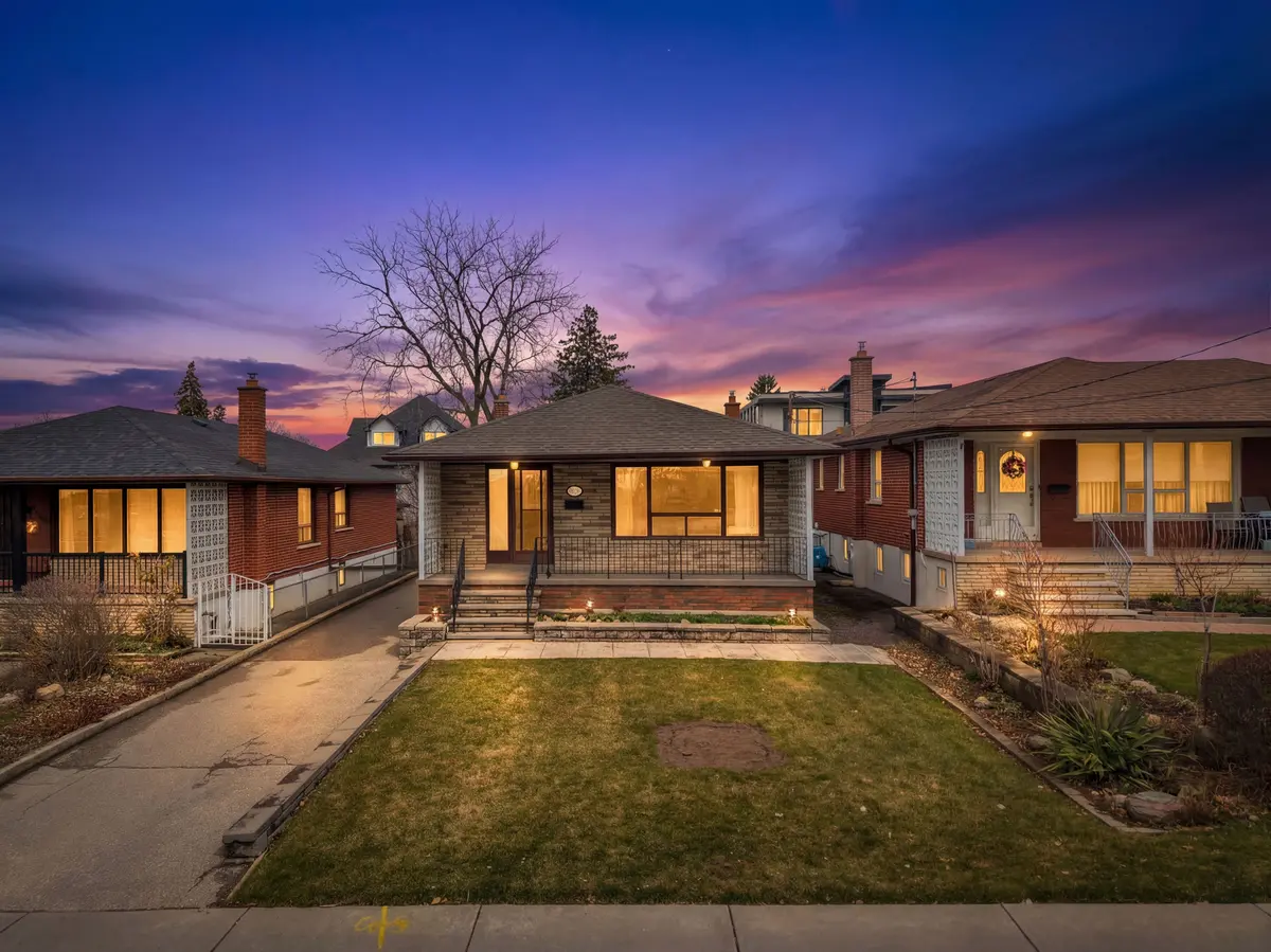 1144 Glengrove AVE, Toronto W04, ON M6B 2K4