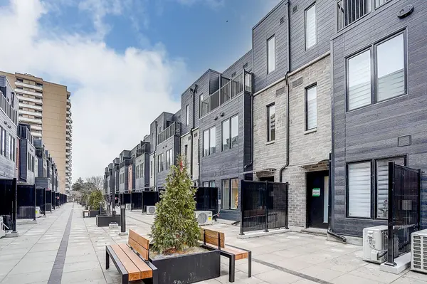 3079 Pharmacy AVE #27, Toronto E05, ON M1T 1H8