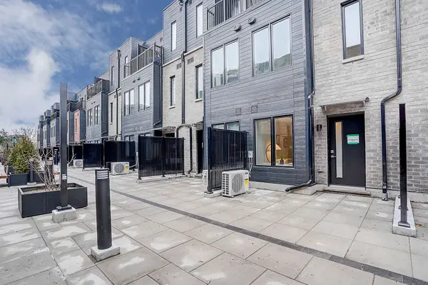 3079 Pharmacy AVE #27, Toronto E05, ON M1T 1H8