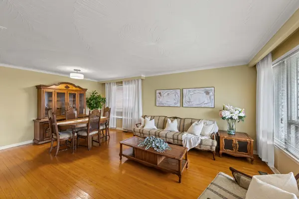 1144 Glengrove AVE, Toronto W04, ON M6B 2K4