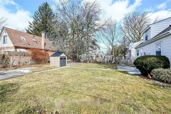 112 Leland ST #Bsmt Room, Hamilton, ON L8S 3A2