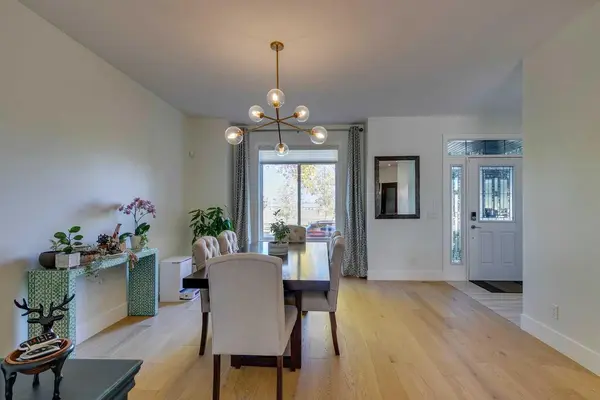 3529 40 ST SW, Calgary, AB T3E 3K3