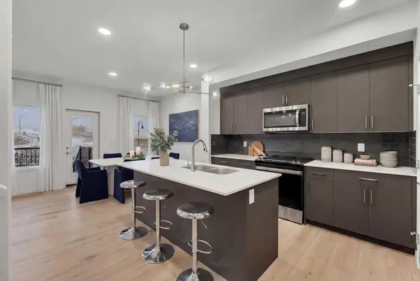 35 Heritage Heath, Cochrane, AB T4C 0L3