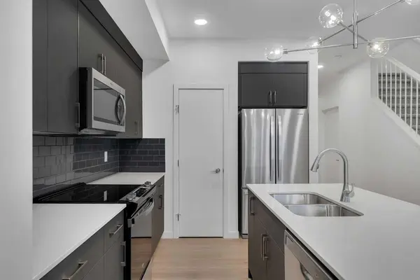 35 Heritage Heath, Cochrane, AB T4C 0L3