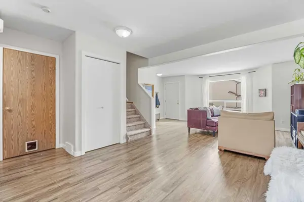 1301 Eagleview PL NW, High River, AB T1V 1Y8