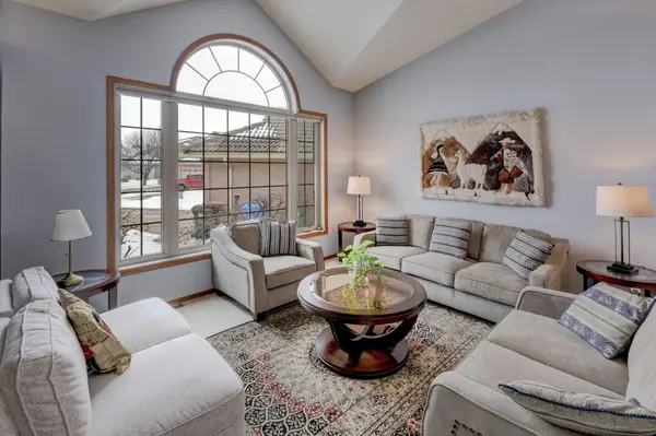 232 Hampshire PL NW, Calgary, AB T3A4Y7