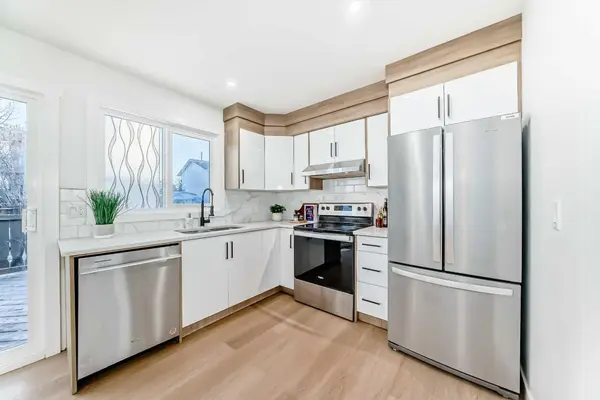 200 Falworth WAY NE, Calgary, AB T3J 1E8