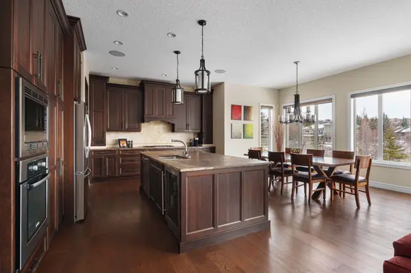 12 Fortress CT SW, Calgary, AB T3H 0T8