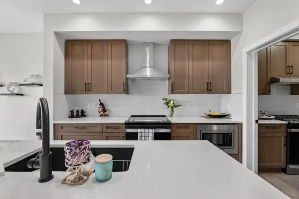 12 Cornerbrook CV NE, Calgary, AB T3N 2E6