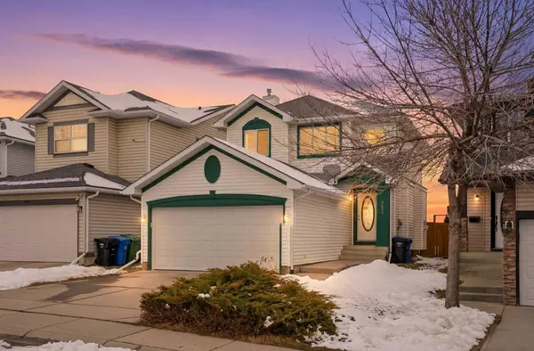 154 Hidden Hills TER NW, Calgary, AB T3A 6E3