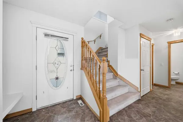 154 Hidden Hills TER NW, Calgary, AB T3A 6E3