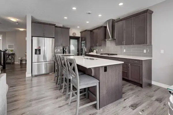 255 Riviera WAY, Cochrane, AB T4C 0Z2