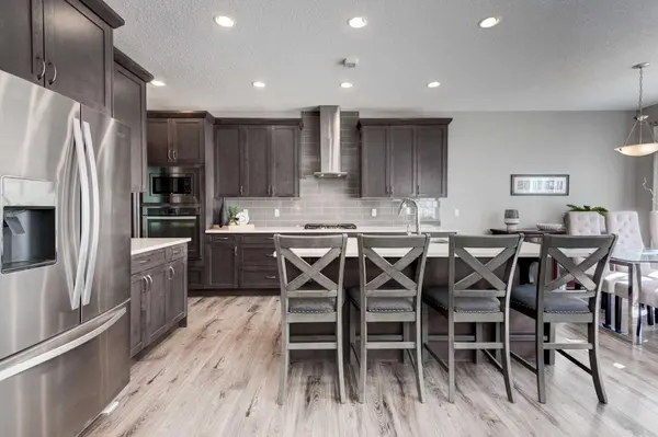 255 Riviera WAY, Cochrane, AB T4C 0Z2