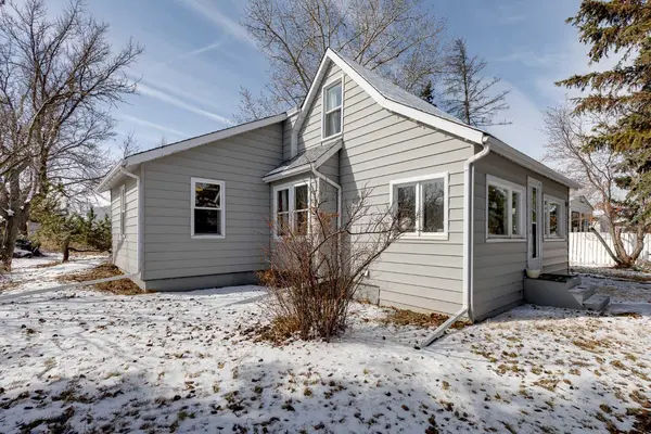 235 3 ST, Irricana, AB T0M 1B0