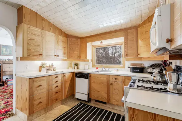 235 3 ST, Irricana, AB T0M 1B0