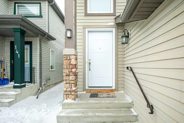 145 Covebrook Close NE, Calgary, AB T3K 0B1