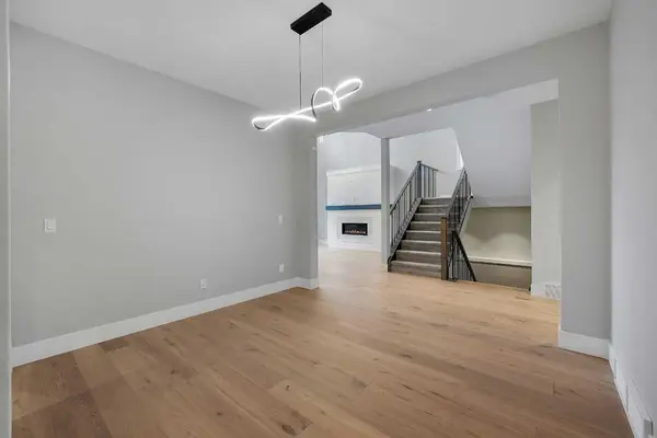 106 Rock Lake HTS NW, Calgary, AB T3G 0G3