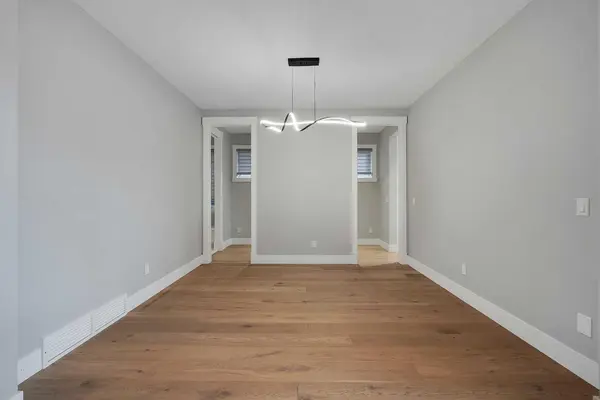 106 Rock Lake HTS NW, Calgary, AB T3G 0G3