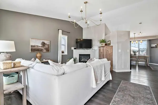 1724 4 AVE SE, High River, AB T1V 1W4