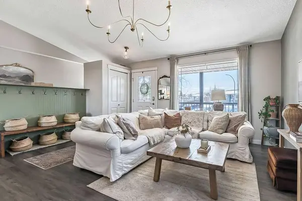 1724 4 AVE SE, High River, AB T1V 1W4