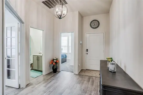 3208 Brady Starr Drive, Aubrey, TX 76227