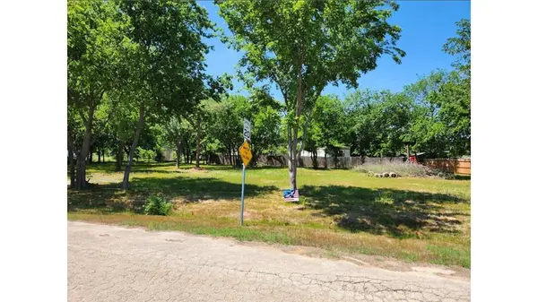 4251 Thousand Oaks Drive #B, Argyle, TX 76226