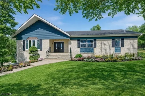 1 Rossi Dr, Clinton Twp., NJ 08809