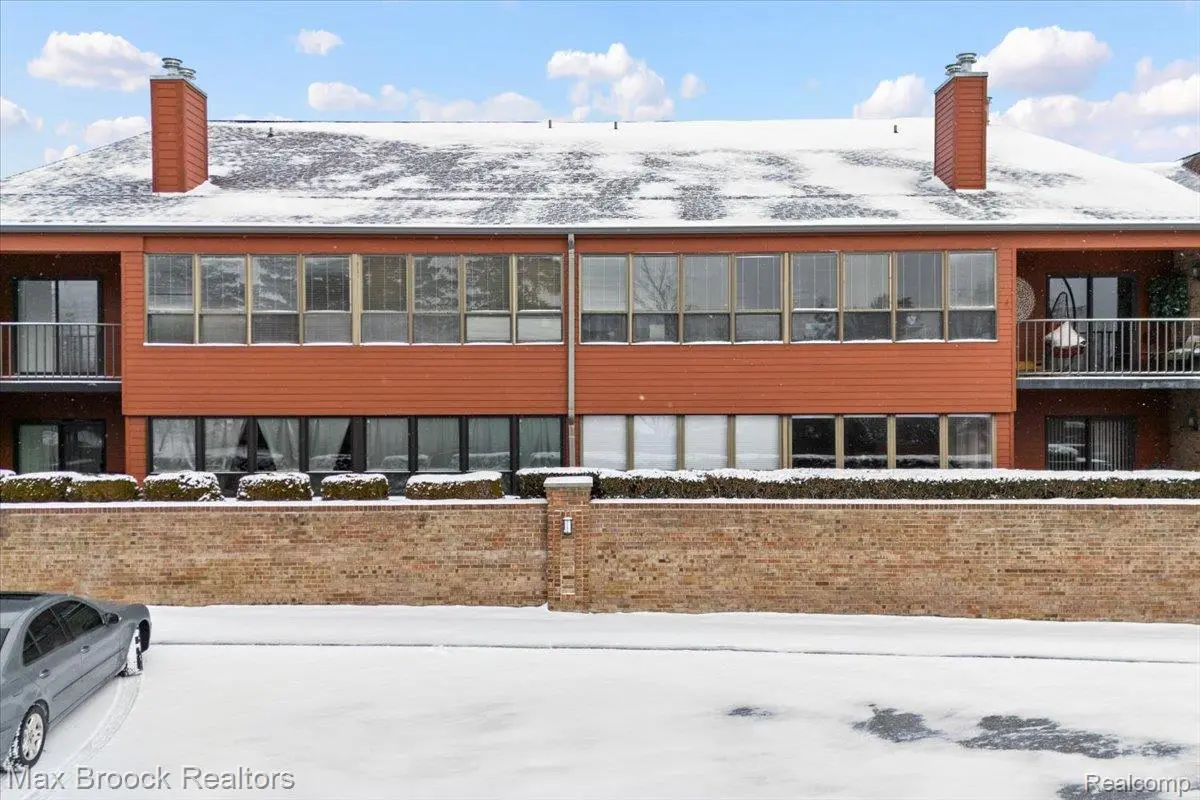 969 Greenview CT #42, Rochester Hills, MI 48307