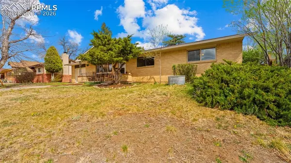 825 Panorama DR, Colorado Springs, CO 80904