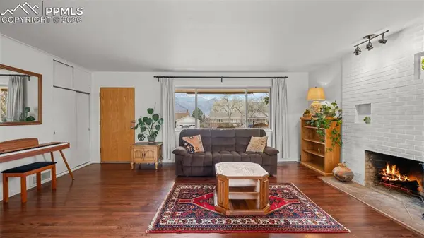 825 Panorama DR, Colorado Springs, CO 80904