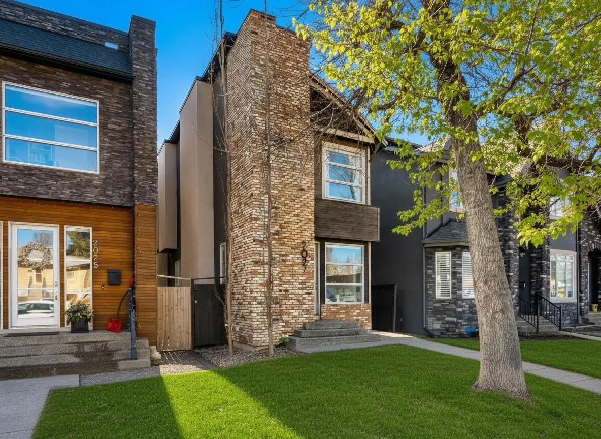 2027 42 AVE SW, Calgary, AB T2T 2M8