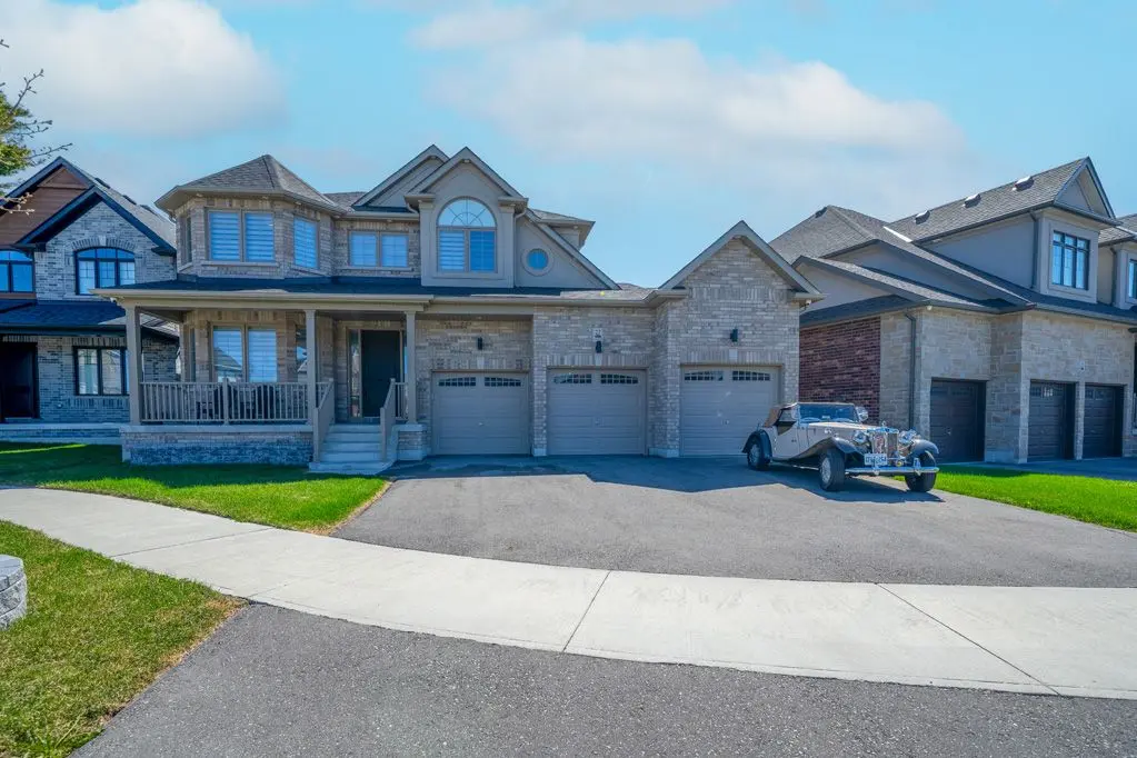 27 Higham PL, Clarington, ON L1C 7G5