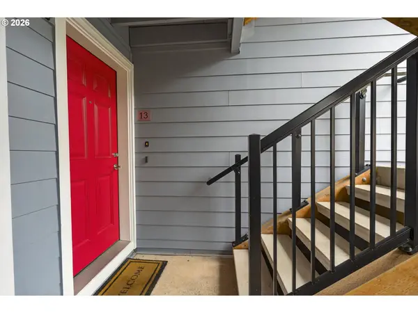 47 EAGLE CREST DR #13, Lake Oswego, OR 97035