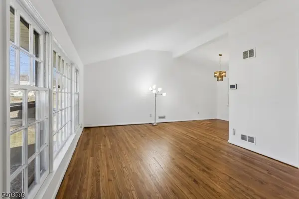 39 Gage Rd, East Brunswick Twp., NJ 08816