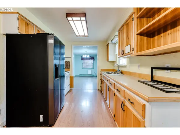 445 SW JUNIPER ST, Junction City, OR 97448