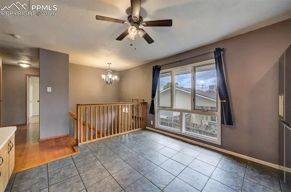 61 Louis Nelson RD, Pueblo, CO 81001