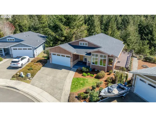 1225 NAUTICAL LN, Coos Bay, OR 97420