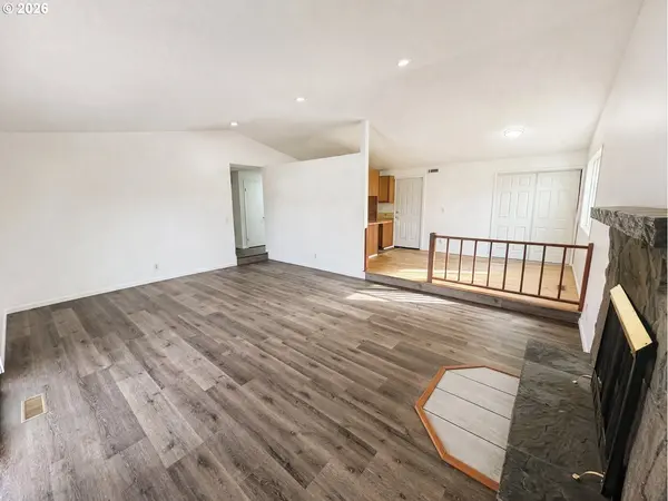 1270 W Hartley AVE, Hermiston, OR 97838