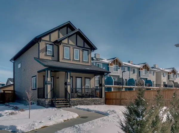 43 Ravenstern PT SE, Airdrie, AB T4A 0W5