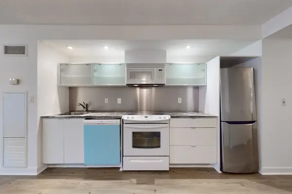 4K Spadina AVE #523, Toronto C01, ON M5V 3Y9